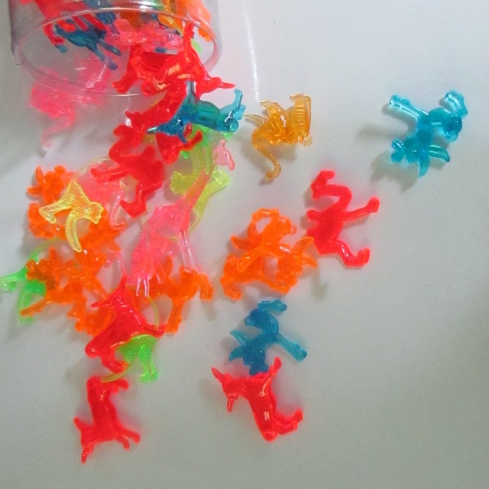 Animal Drink Markers neon clear plastic monkey giraffe charms hang on cocktail - Picture 2 of 5
